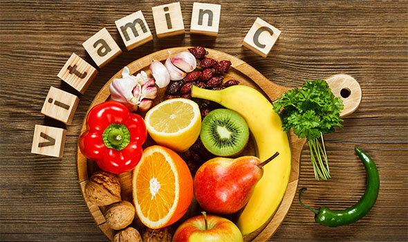 غذاهای حاوی ویتامین سی می‌تواند به جذب آهن کمک کند