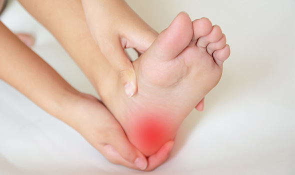 ویتامین و کمک به درمان درد پاشنه پا